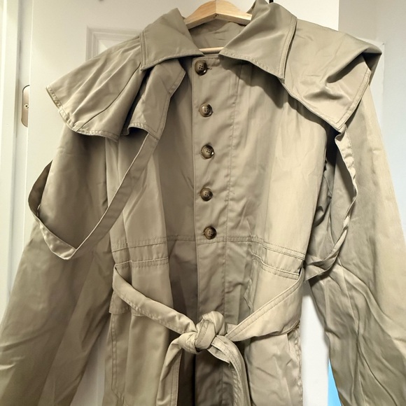 Classic & Chic Tan Trench Coat, NWT, Size 4, Australian - Picture 6 of 7